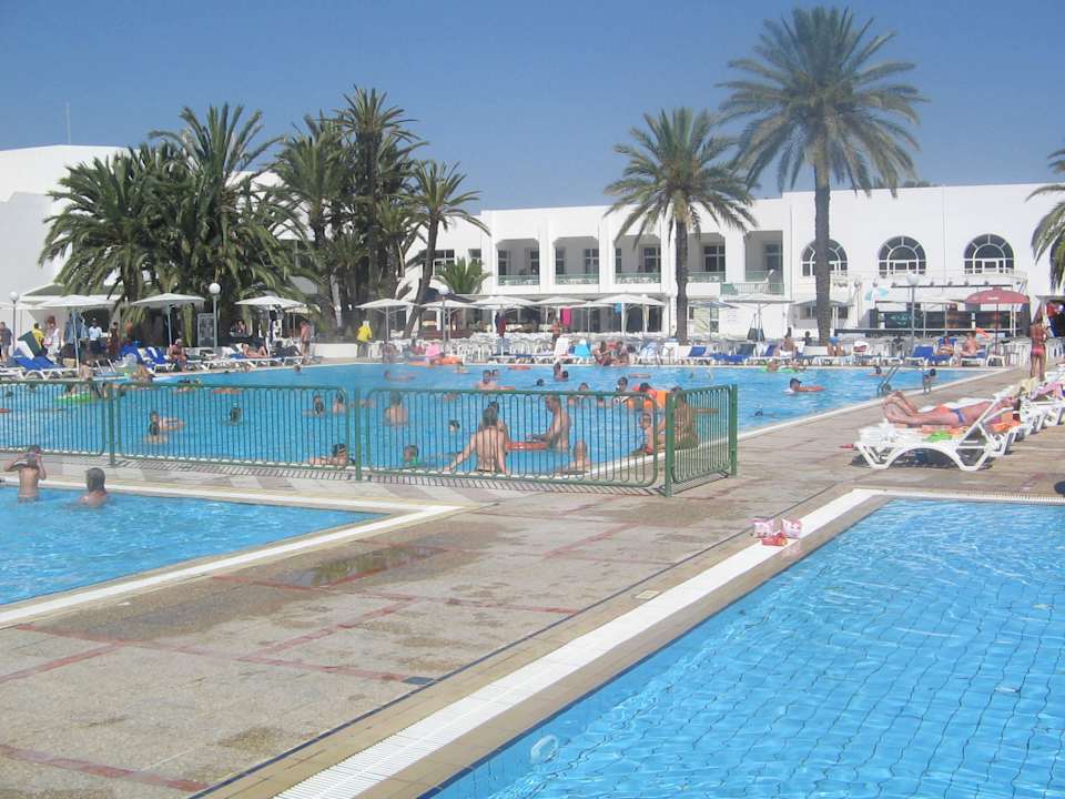 Widok na basen El Mouradi Club Kantaoui