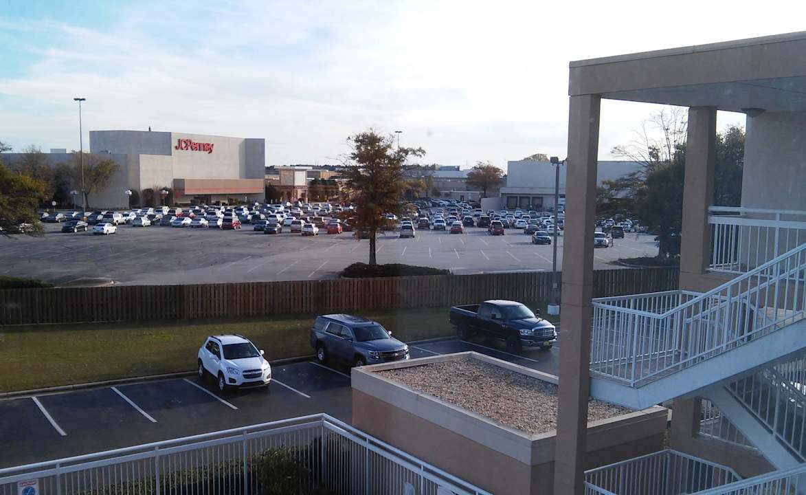 Cross Creek Mall gegenüber Hotel Fairfield Inn- by Marriott Fayetteville