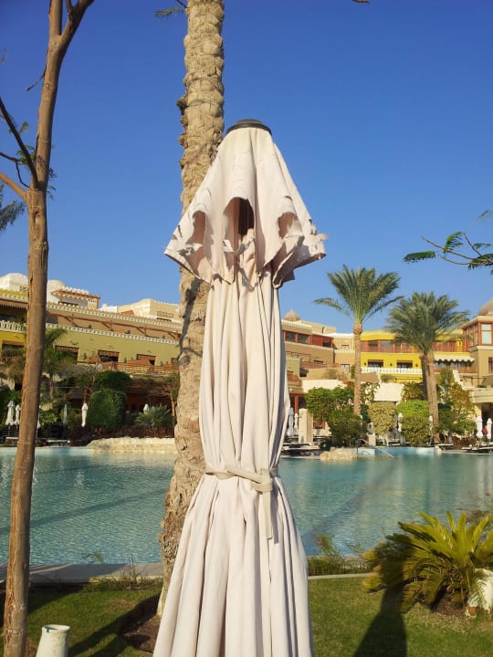 Zerrissene Sonnenschirme Makadi Spa - Adults only