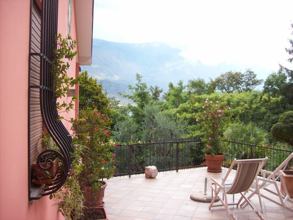 Einer der vielen Platze zum Entspannen Relax Hotel Villa La Gardenia & Oleandra