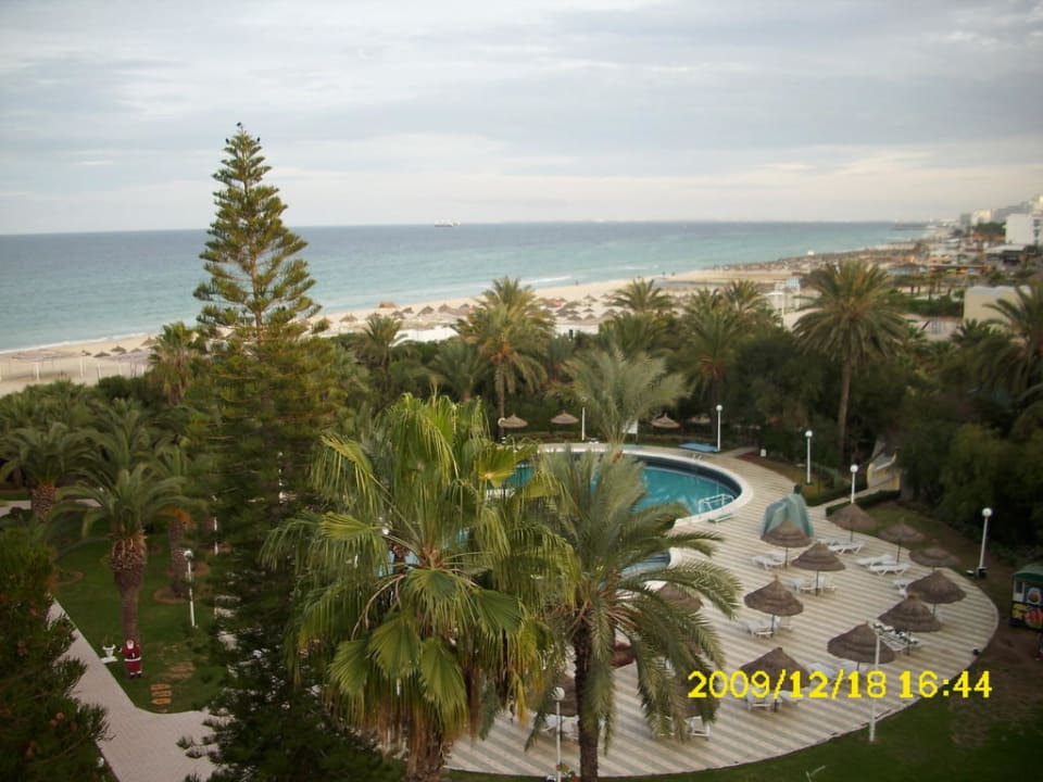 Ansicht vom Dach eines Nachbarhotels Hotel JAZ Tour Khalef