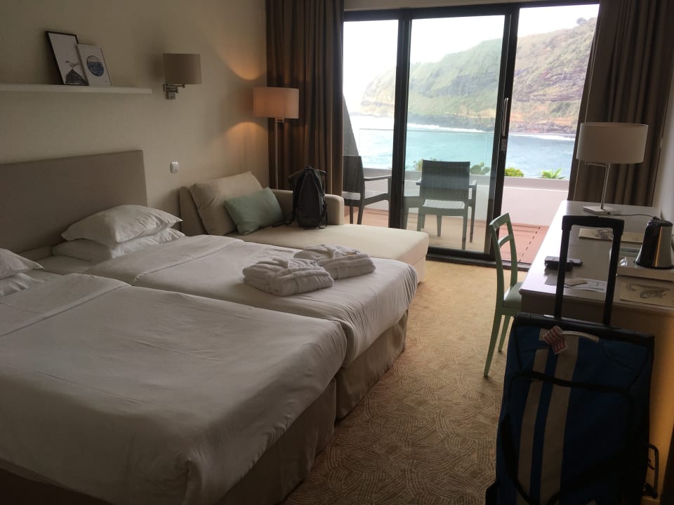 Zimmer Caloura Hotel Resort