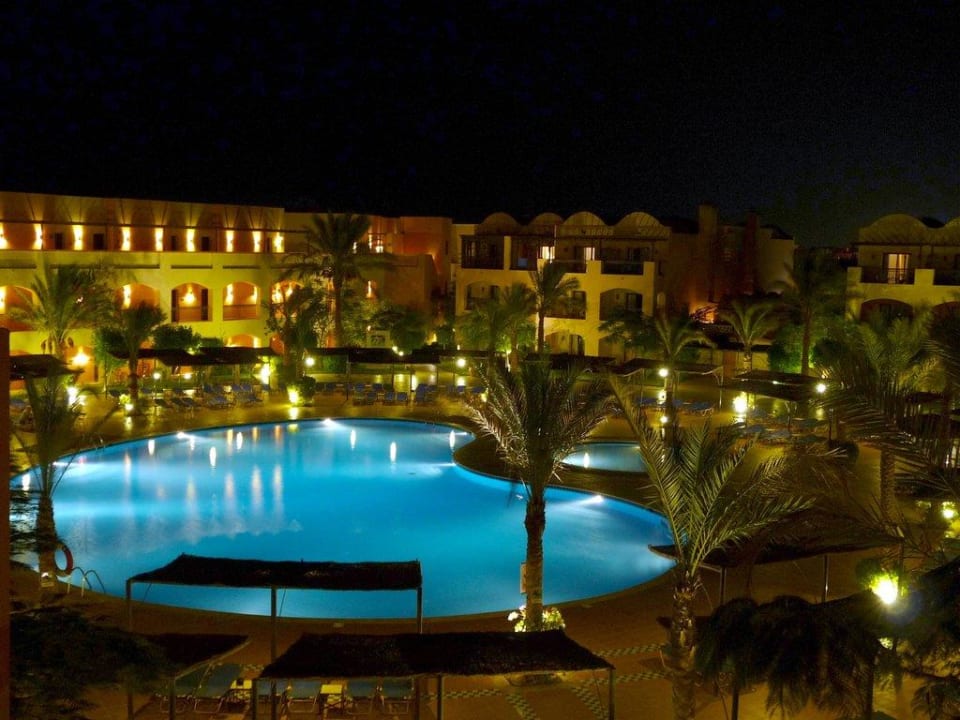 Ruhepool bei Nacht Jaz Makadi Saraya Resort