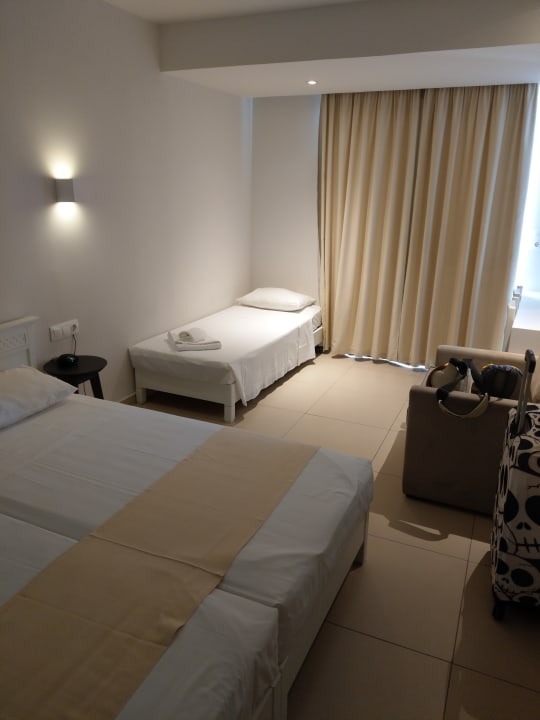 Zimmer Dimitrios Beach Hotel