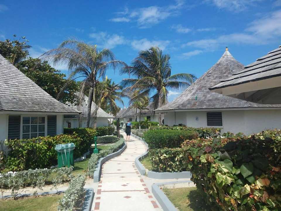 Droga do plaży Grand Muthu Club Caribbean Runaway Bay