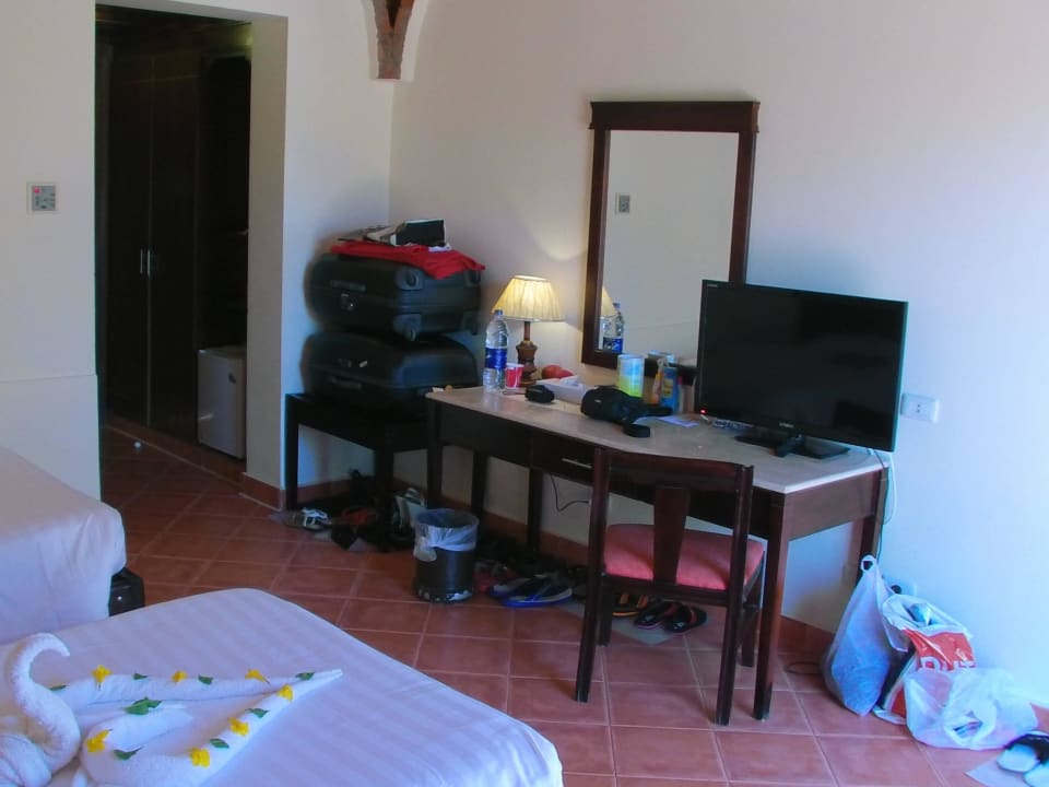 Blick zum Fernseher Three Corners Sea Beach Resort