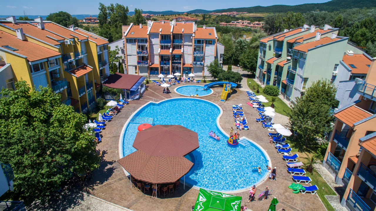 Pool Elite Apartments