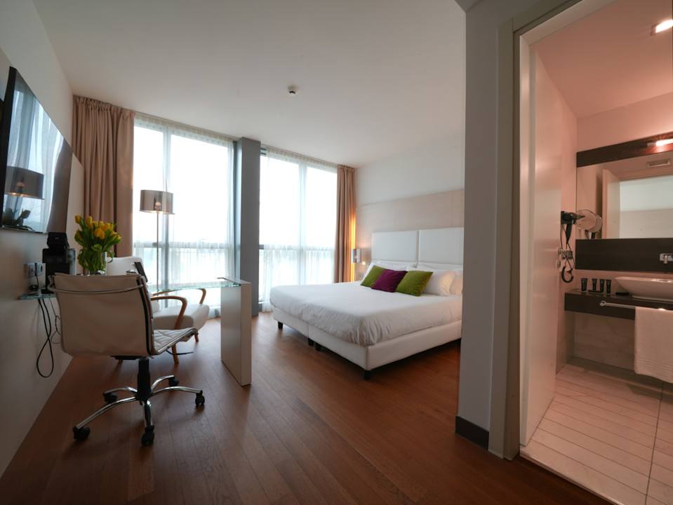 Zimmer Pisa Tower Plaza