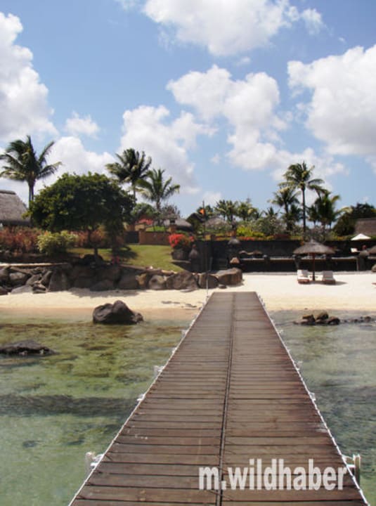 Strand beim Poolbereich Hotel The Oberoi Mauritius