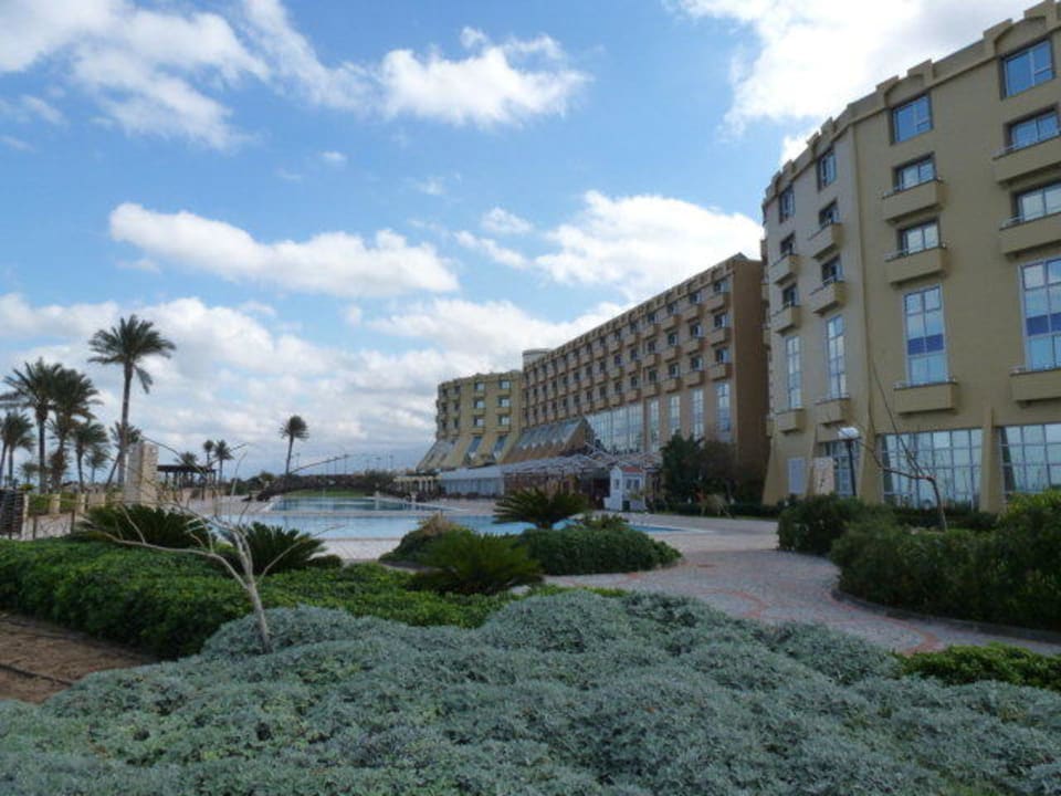 Hotel aus Richtung Nordwesten Merit Park Hotel