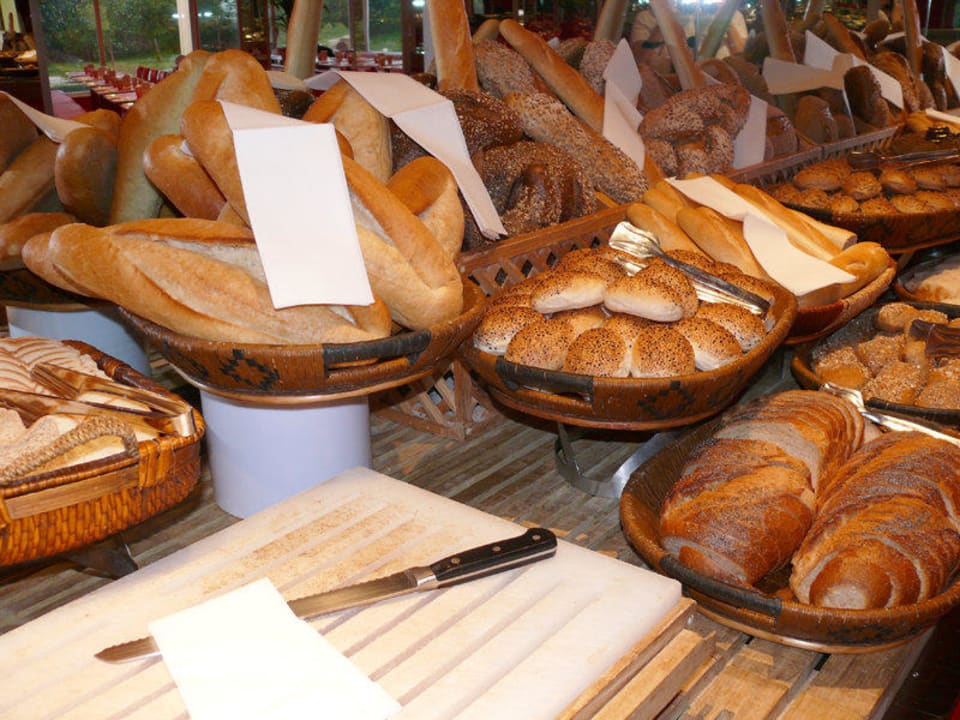 Teil des Brotbüffets Hotel SU & Aqualand