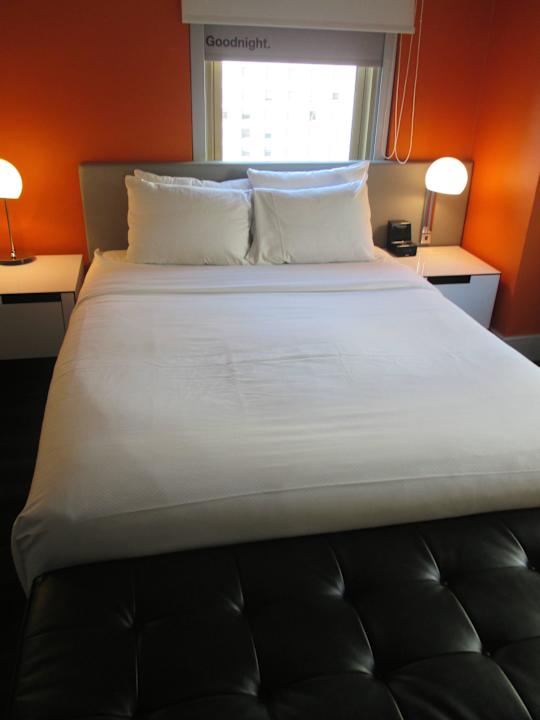 Doppelbett The Row Hotel NYC