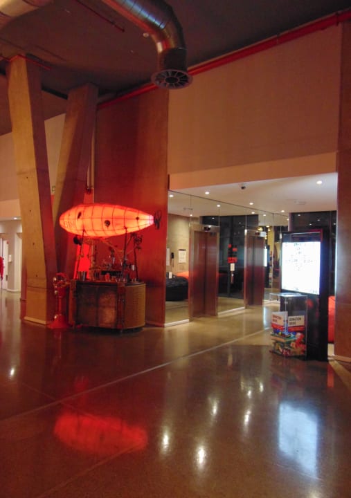 Lobby Radisson RED Cape Town