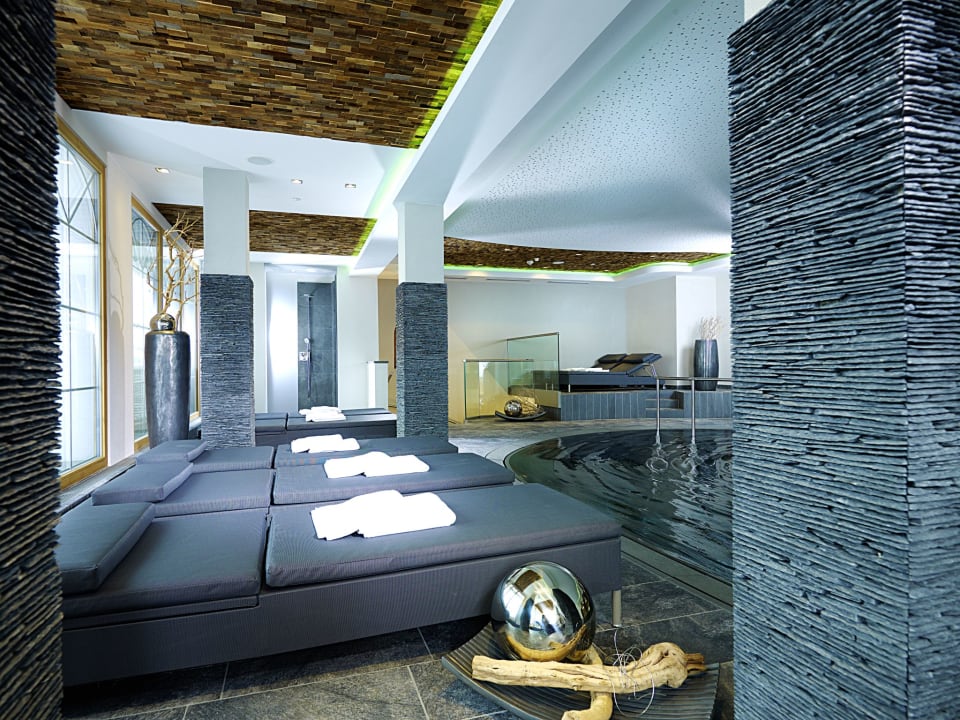 Pool Natur- & Alpinhotel Post