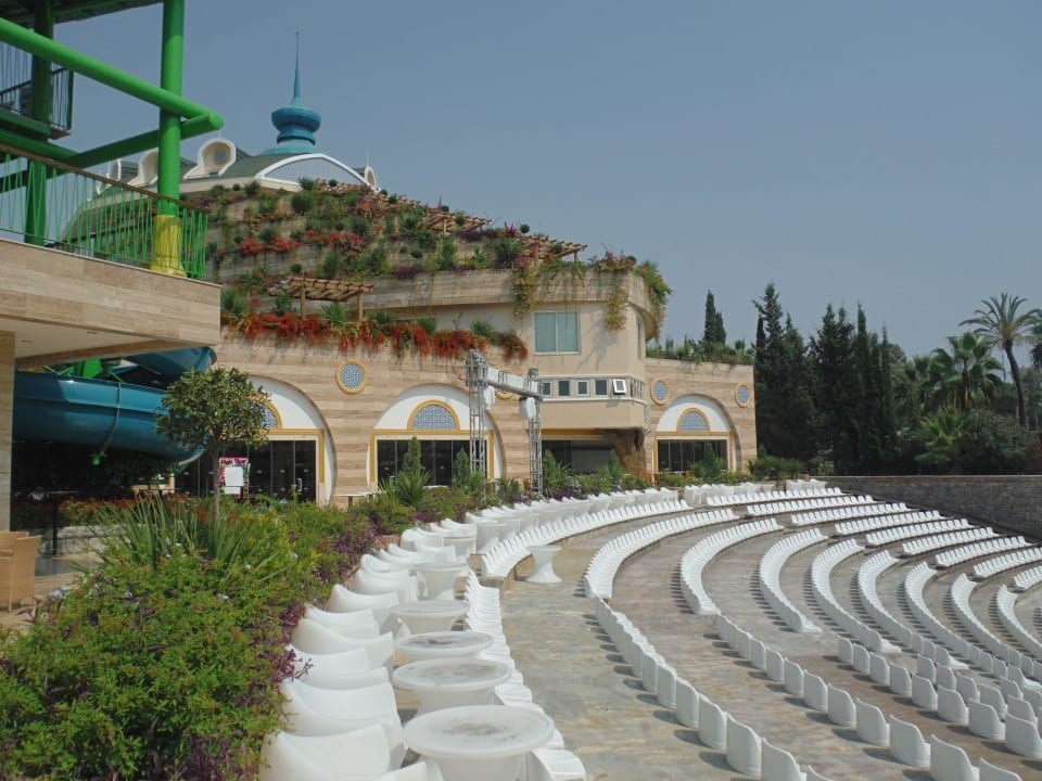 Blick auf eine der Bars beim Amphitheater Crystal Sunset Pearl Collection