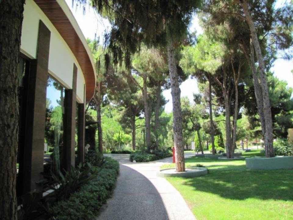 Część parkowa przy lobby Voyage Belek Golf & Spa