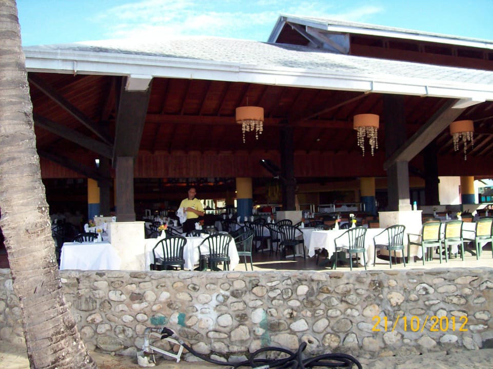 Hier sitzt du beim Essen Grand Paradise Playa Dorada