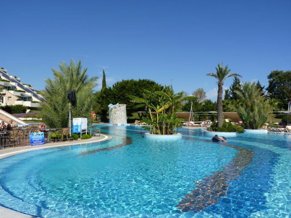 Pool beim Haupthaus Limak Limra Hotel & Resort