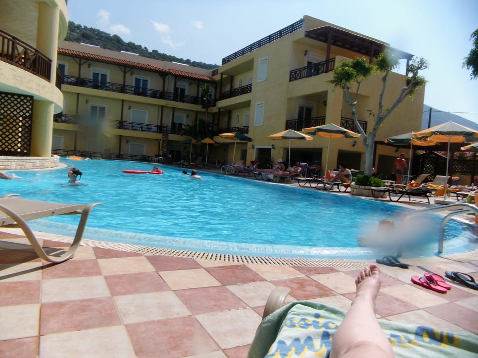 Pool an unserem Zimmer Cactus Beach