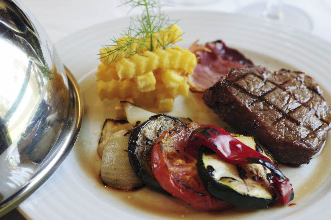 Steak with grilled vegetables Dom Gonçalo Hotel & Spa