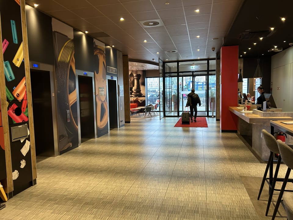 Lobby ibis Berlin Hauptbahnhof