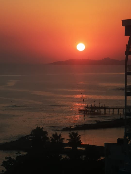 Ausblick Azura Deluxe Resort & Spa Hotel