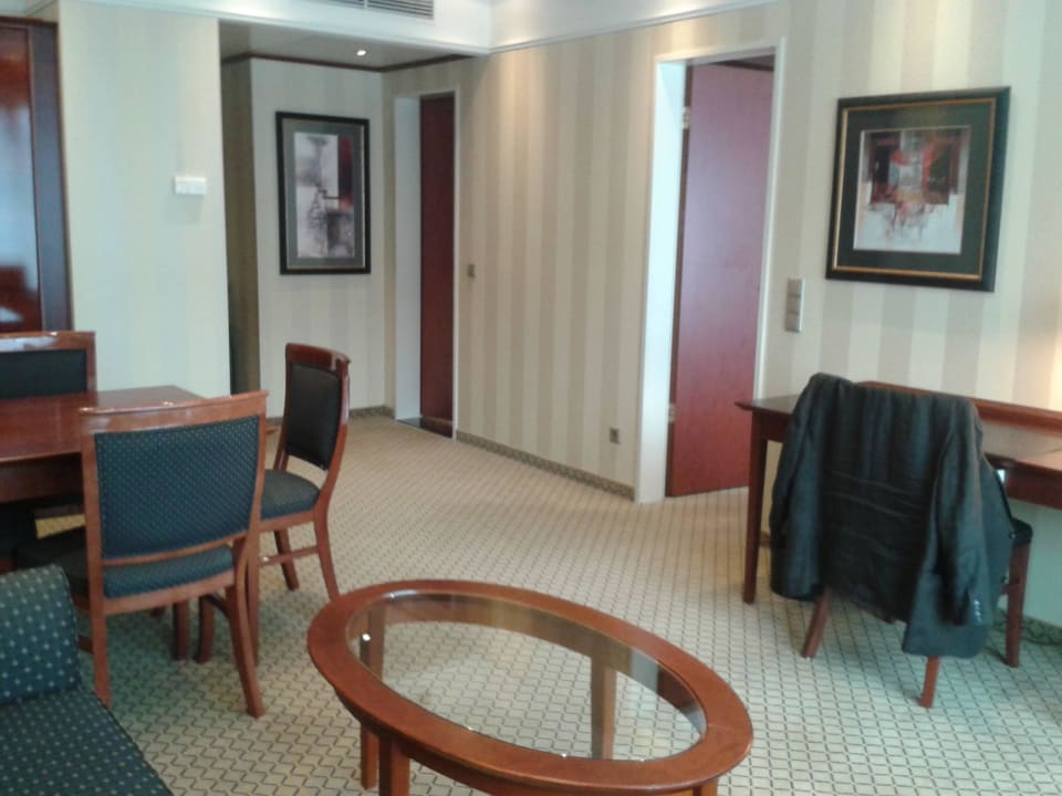 Wohn-/Essbereich Suite 3066 JW Marriott Hotel Berlin