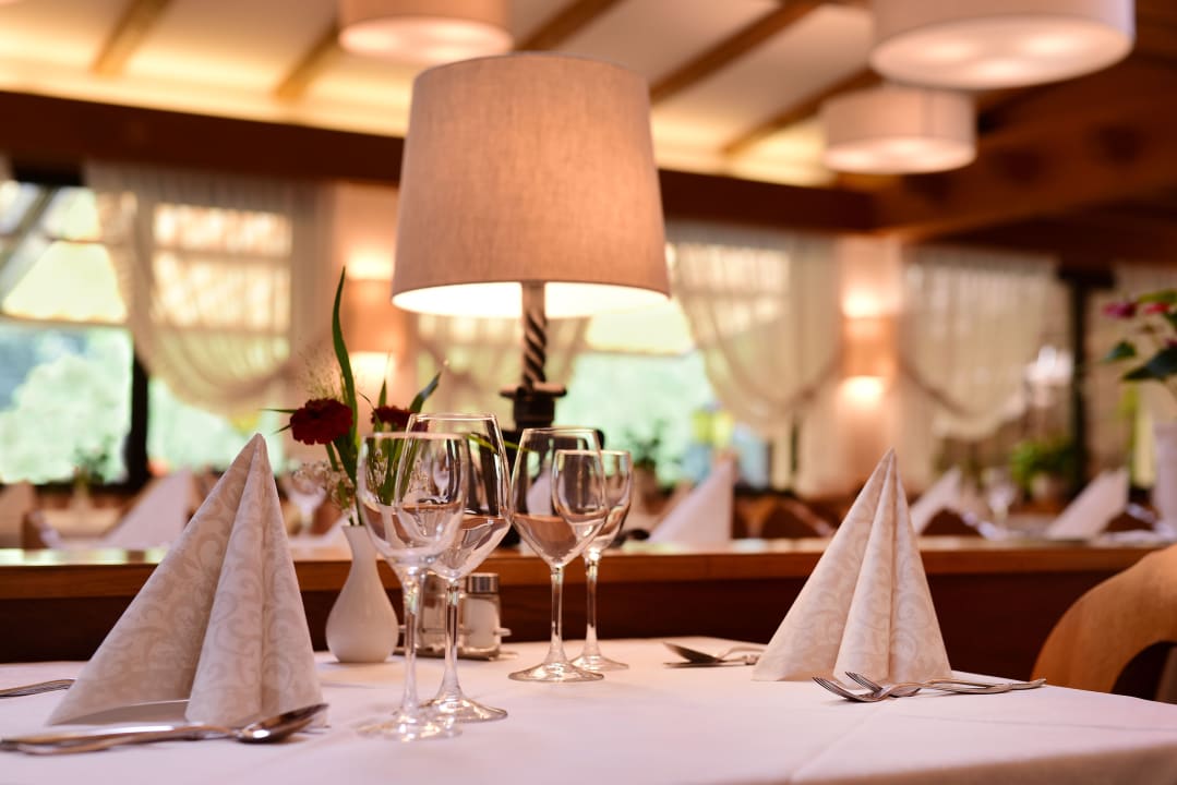 Gastro River Hotel Post