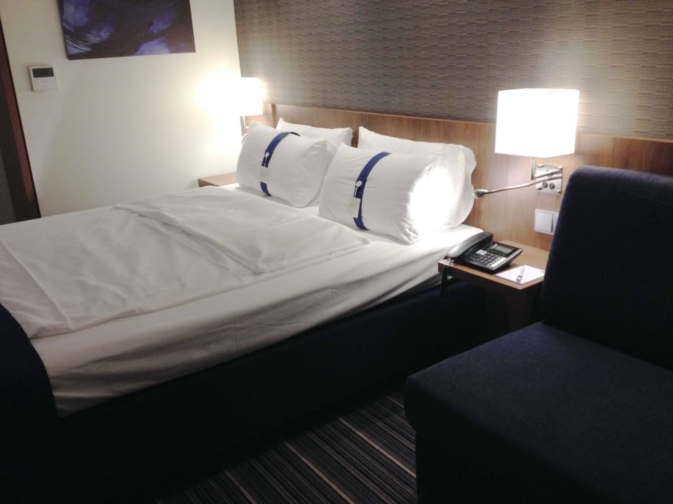 Einzelzimmer Holiday Inn Express Friedrichshafen