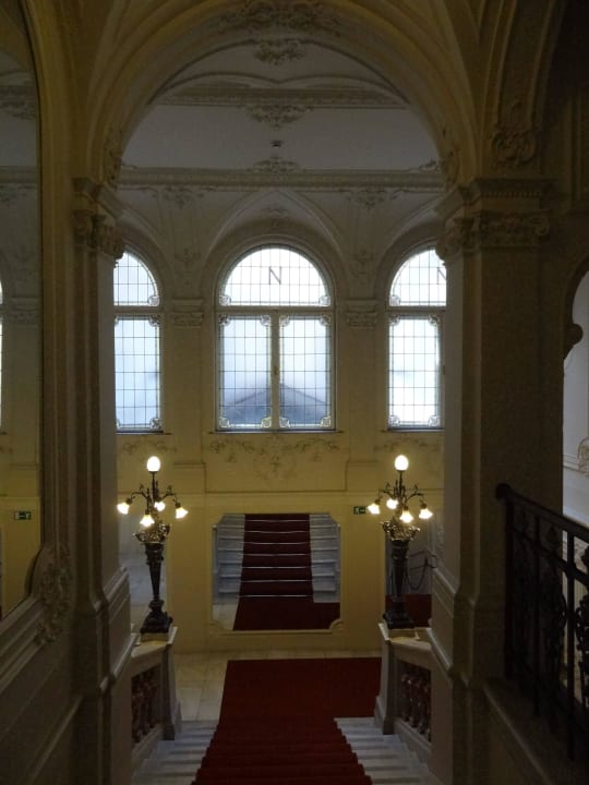 XIX wieczne korytarze Hotel Nemzeti Budapest MGallery by Sofitel