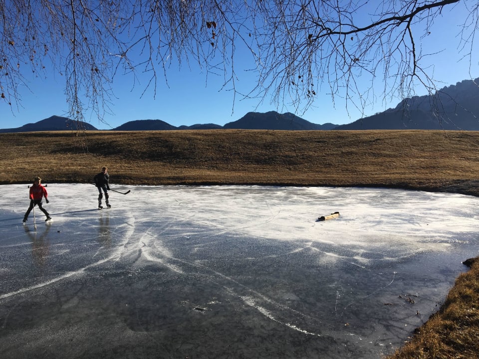 Eislaufen am Teich Mösslacherhof
