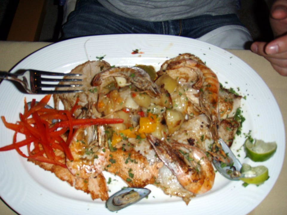 Seafood Restaurant - Seafood Platte Grand Palladium Select White Sand Resort & Spa
