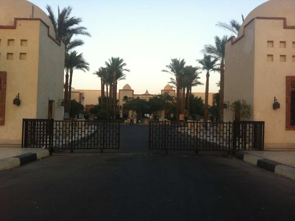 Eingang zum Hotel The Grand Hotel Sharm El Sheikh