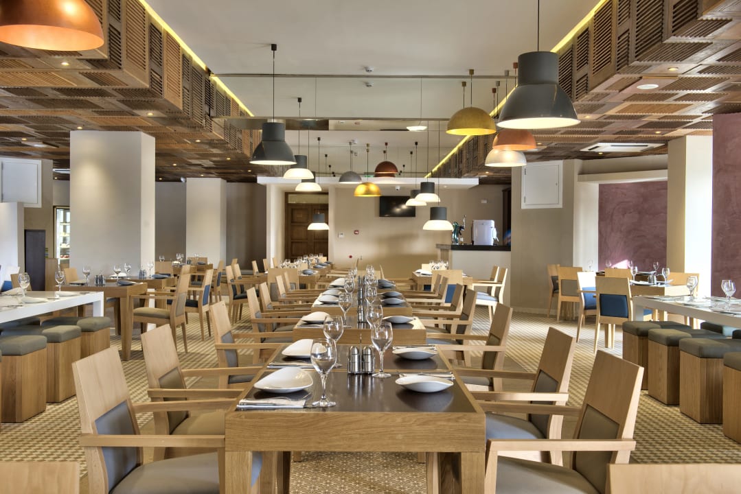 Q-Zins Restaurant - Mediterranean & Asian Cuisine db San Antonio Hotel + Spa