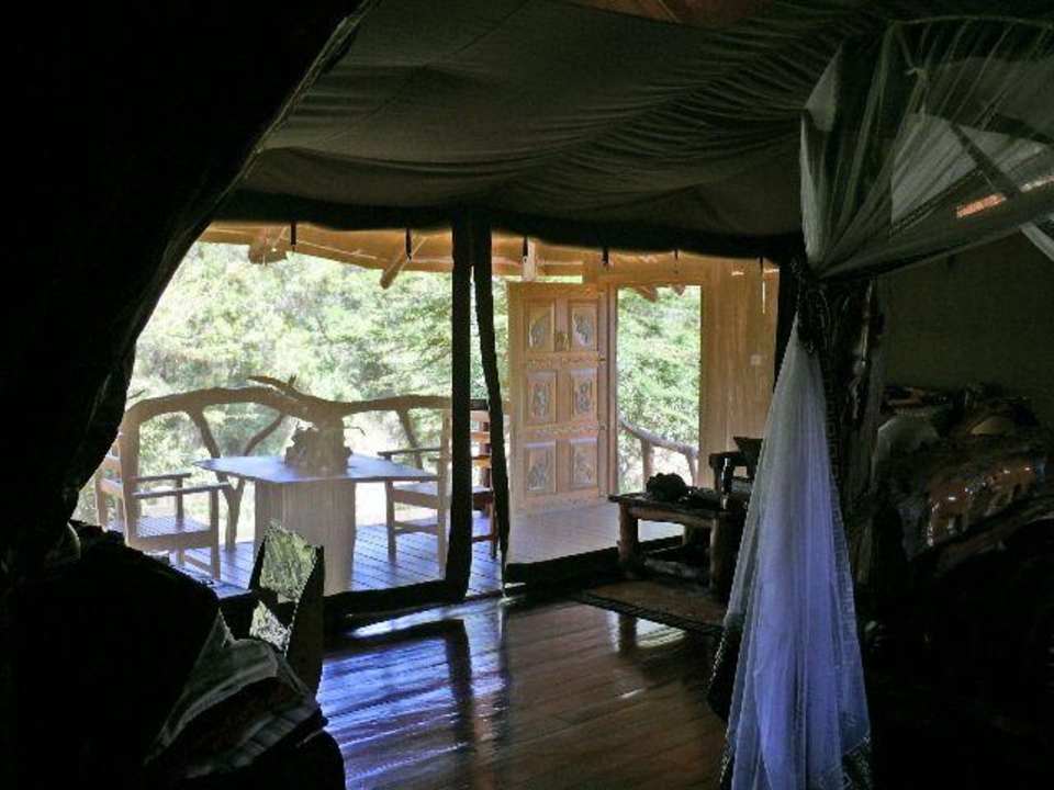 Ausblick von der "Badtüre" Royal Mara Safari Lodge