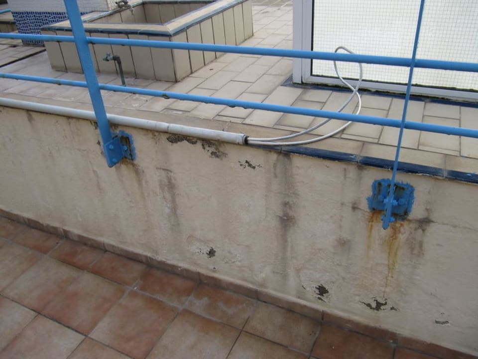 Rostige Geländer Limanaki Beach Hotel