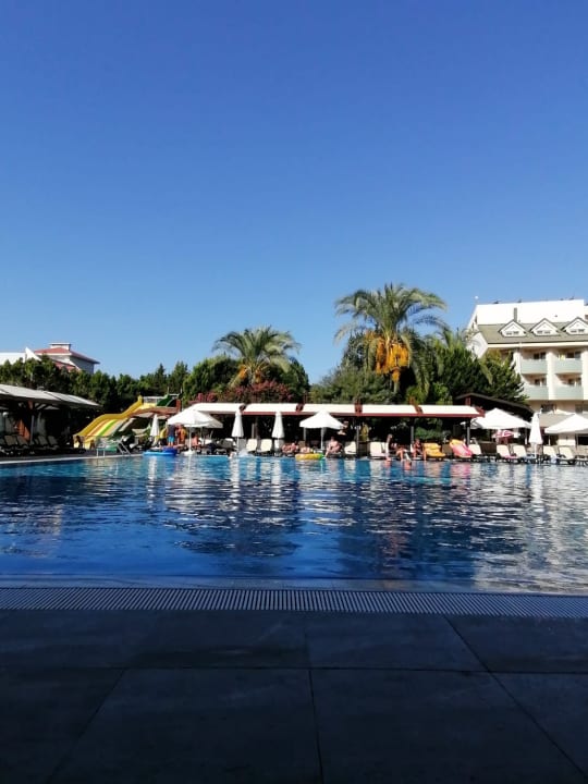 Pool Side Breeze Hotel