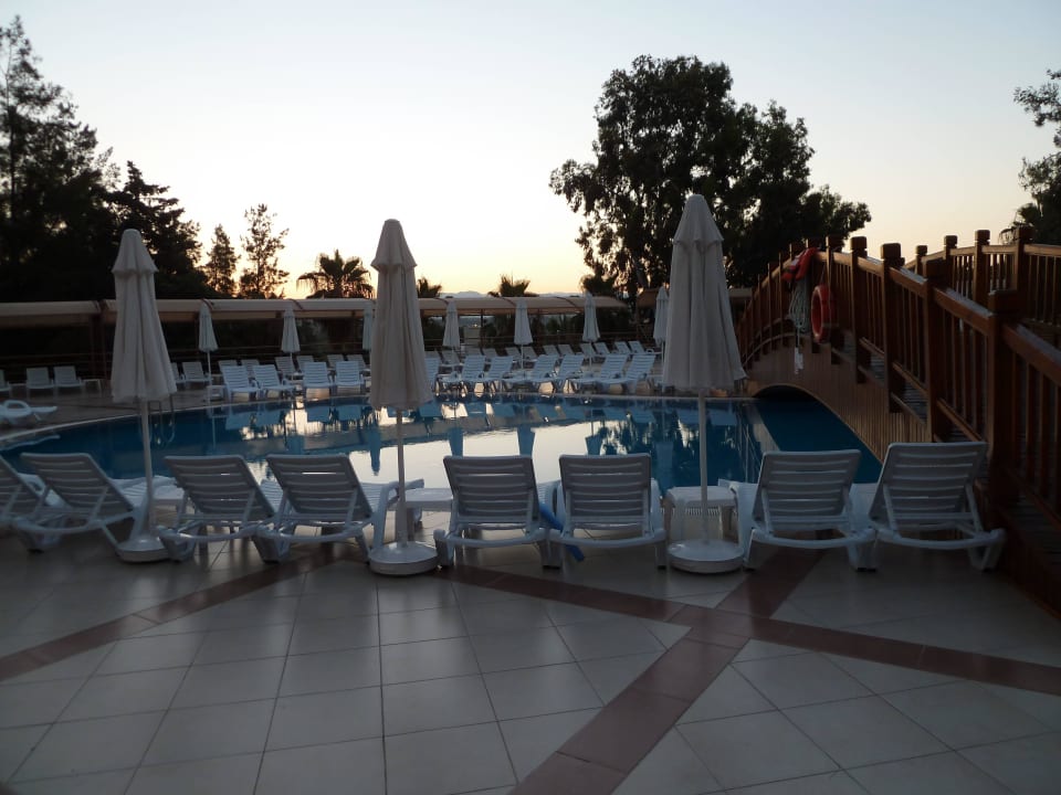 Ruhig Club Sidelya Hotel