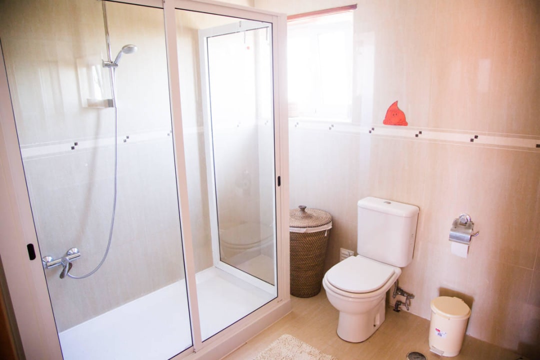 Shared Bathroom Alaia SurfLodge