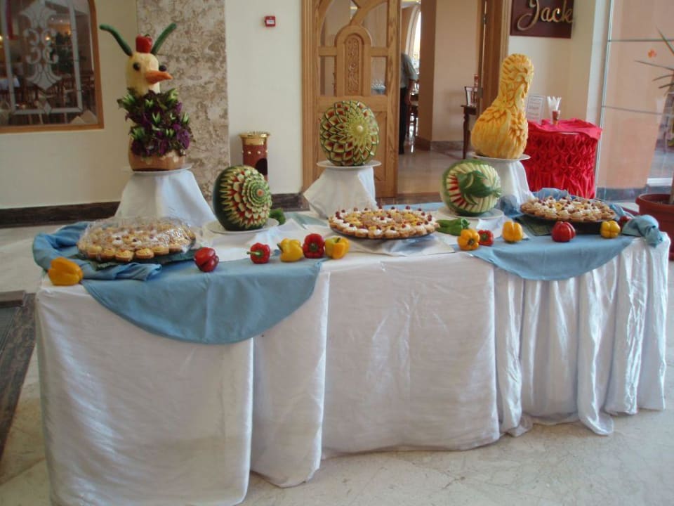 vor den Restaurants Titanic Beach Spa & Aqua Park