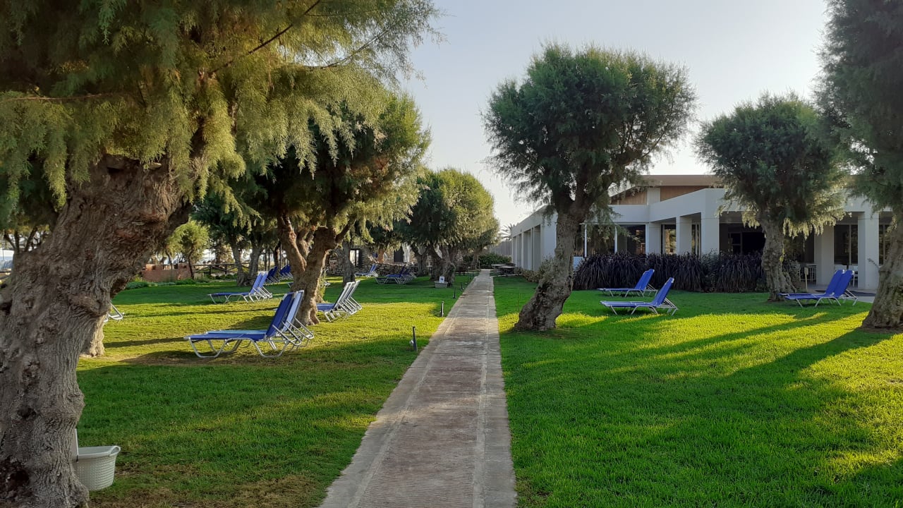 Gartenanlage Anissa Beach & Village