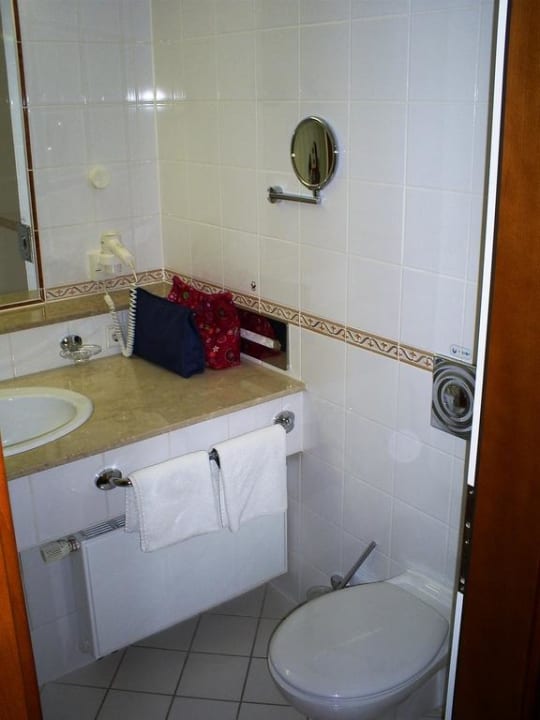 Blick ins Badezimmer Schloßhotel Schkopau