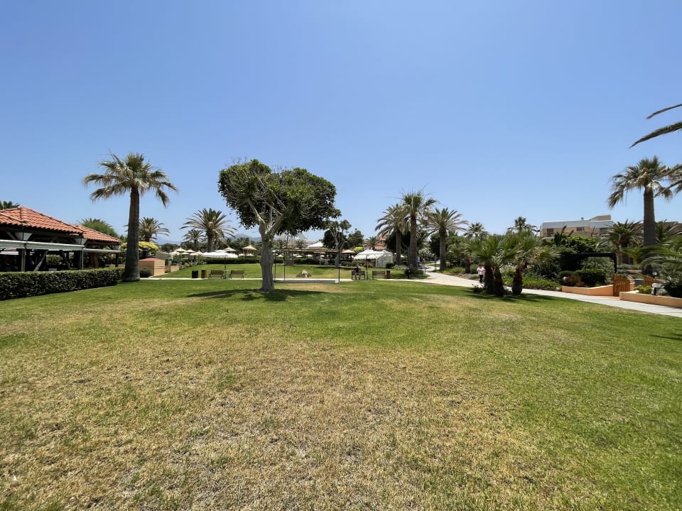 Gartenanlage Anissa Beach & Village