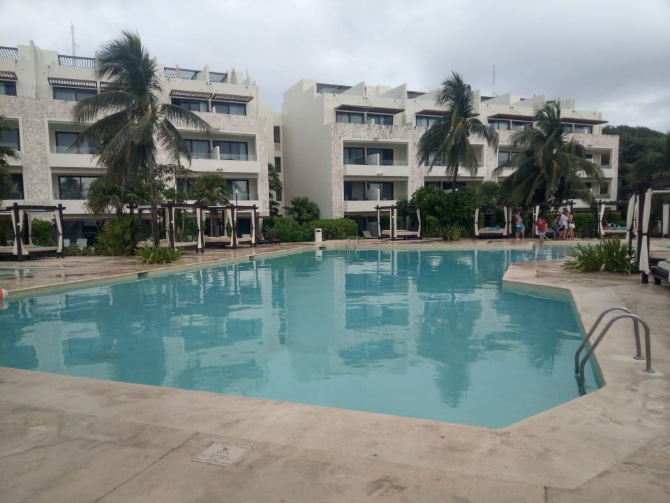 Pool Akumal Bay Beach & Wellness Resort