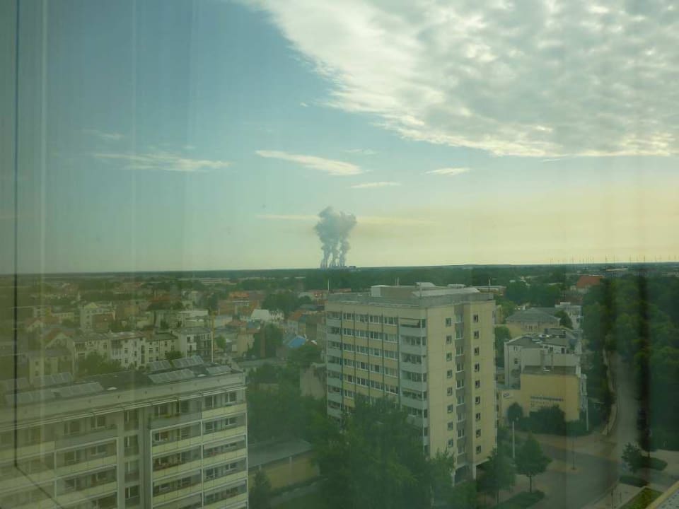 Aussicht auf Kohlekraftwerk Lindner Hotel Cottbus