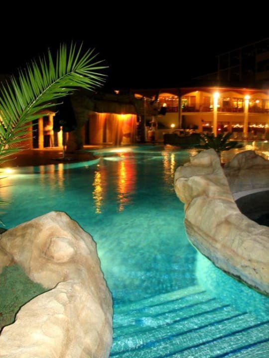 Pool bei Nacht! GRIFID Aqua Club Bolero