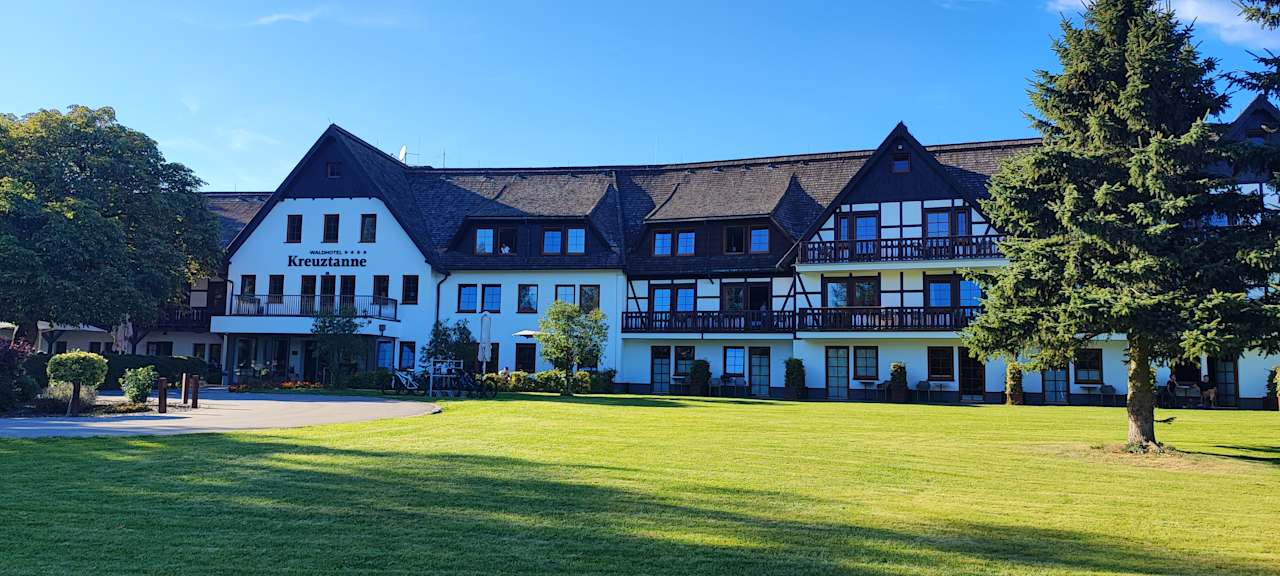 Außenansicht Waldhotel Kreuztanne