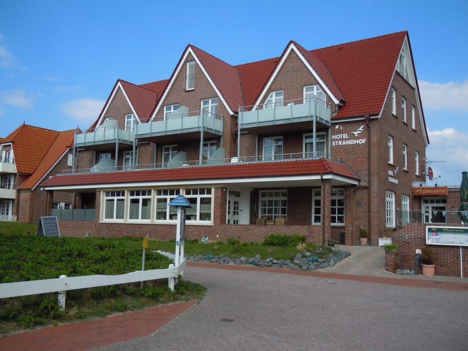 Außenansicht des Hotels Strandhof Strandhof