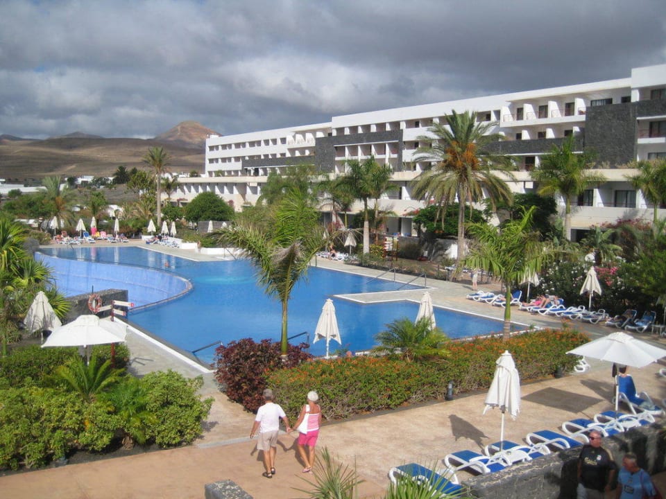 Einer der 3 Poolbereiche des Hotels Hotel Costa Calero