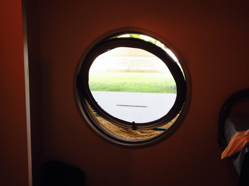 Fenster im Untergeschoss San Alfonso Apartment